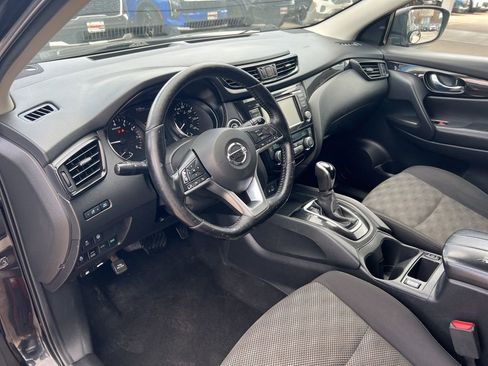 Used 2020 Nissan Rogue Sport SV w/ All-Weather Package image 6