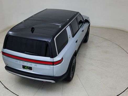 Used 2025 Rivian R1S Adventure image 86