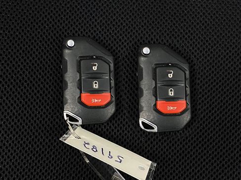 Used 2023 Jeep Wrangler Unlimited Sahara image 9