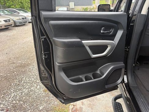 Used 2021 Nissan Titan SV w/ SV Convenience Package RWD image 12