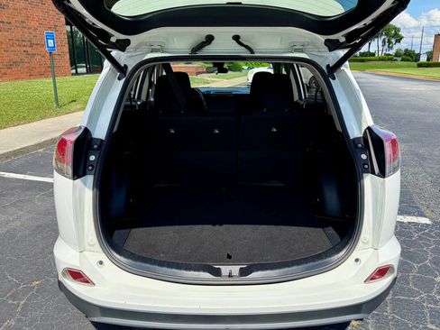 Used 2018 Toyota RAV4 XLE FWD image 24