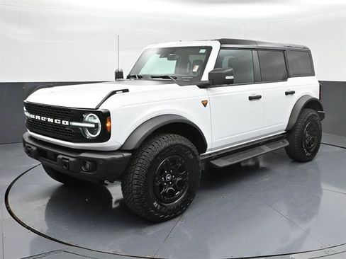 Certified 2025 Ford Bronco Badlands AWD/4WD image 1