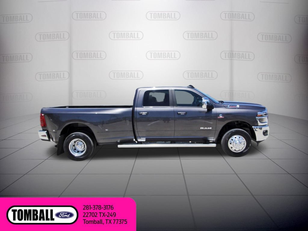 Used 2025 RAM 3500 Laramie AWD/4WD image 9