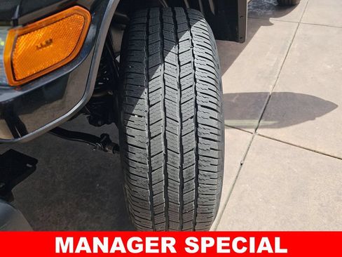 Used 2024 Jeep Wrangler Unlimited Sahara AWD/4WD image 34