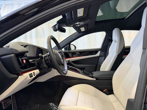 Used 2025 Porsche Panamera 4 image 5
