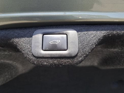 Used 2025 Lexus ES 300h Ultra Luxury w/ Accessory Package (Z2) FWD image 14