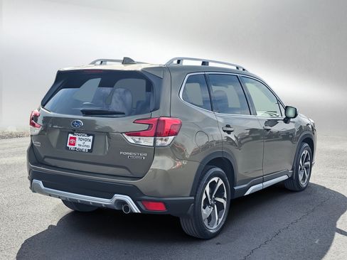 Used 2022 Subaru Forester Touring AWD/4WD image 4
