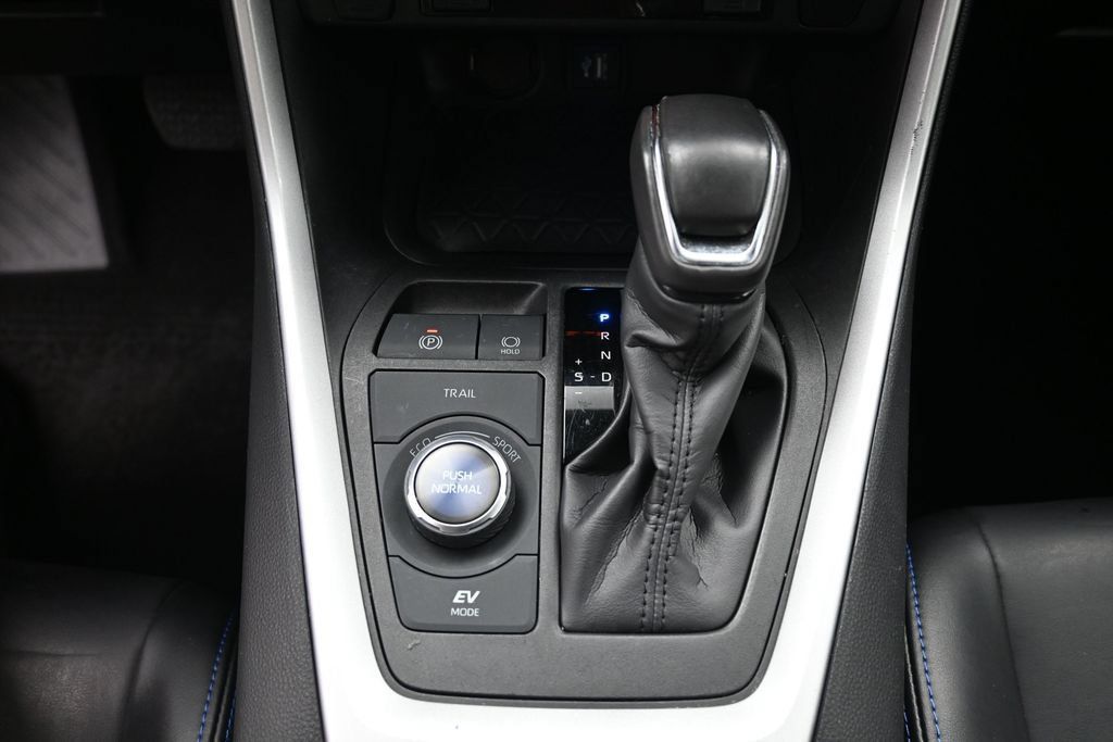 Used 2024 Toyota RAV4 XSE AWD/4WD image 25