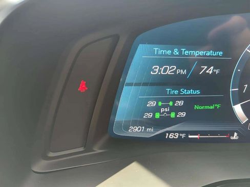 Used 2024 Chevrolet Corvette Stingray 2LT w/ Z51 Performance Package image 12