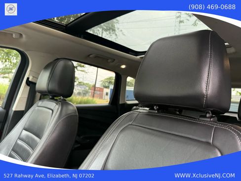 Used 2017 Ford Escape Titanium w/ Equipment Group 301A image 10