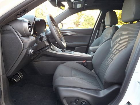 New 2025 Alfa Romeo Tonale w/ Active Assist Package image 6