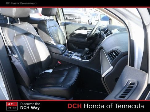 Used 2015 Lincoln MKX FWD w/ Equipment Group 101A image 20