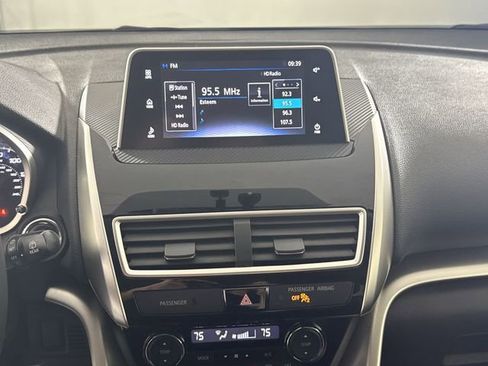 Used 2019 Mitsubishi Eclipse Cross SE image 6