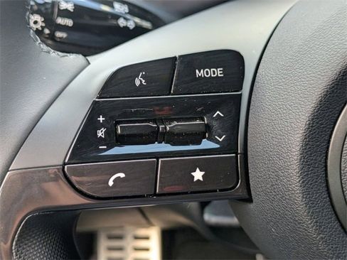 Used 2025 Hyundai Elantra SEL image 19