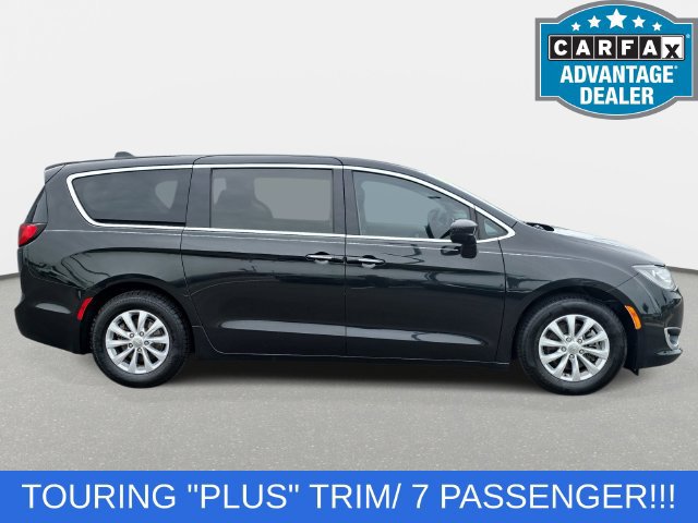 Used 2018 Chrysler Pacifica Touring Plus FWD image 4