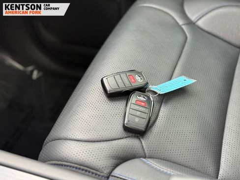 Used 2025 Toyota Tundra Platinum AWD/4WD image 43
