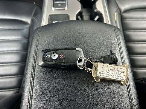 Used 2022 Ford Edge SEL image 21