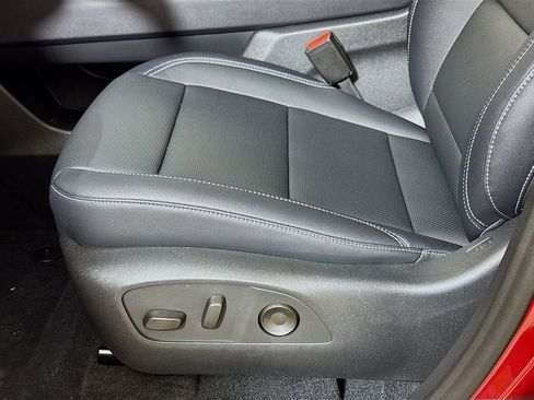 New 2026 Chevrolet Traverse LT w/ Enhanced Driving Package FWD image 17