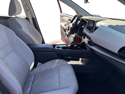 Used 2025 Nissan Rogue SV AWD/4WD image 15