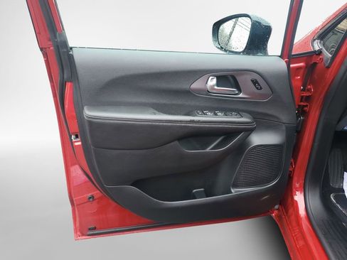 New 2026 Chrysler Pacifica Select image 17