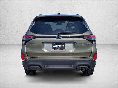 Used 2025 Subaru Forester Touring AWD/4WD image 7