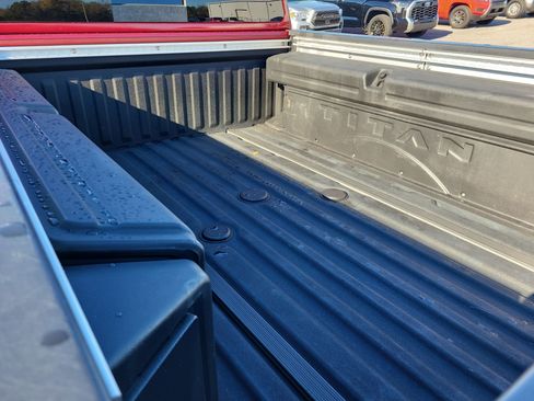 Used 2021 Nissan Titan Platinum Reserve w/ Moonroof Package image 12