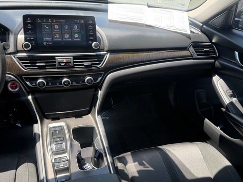 Used 2019 Honda Accord EX image 8