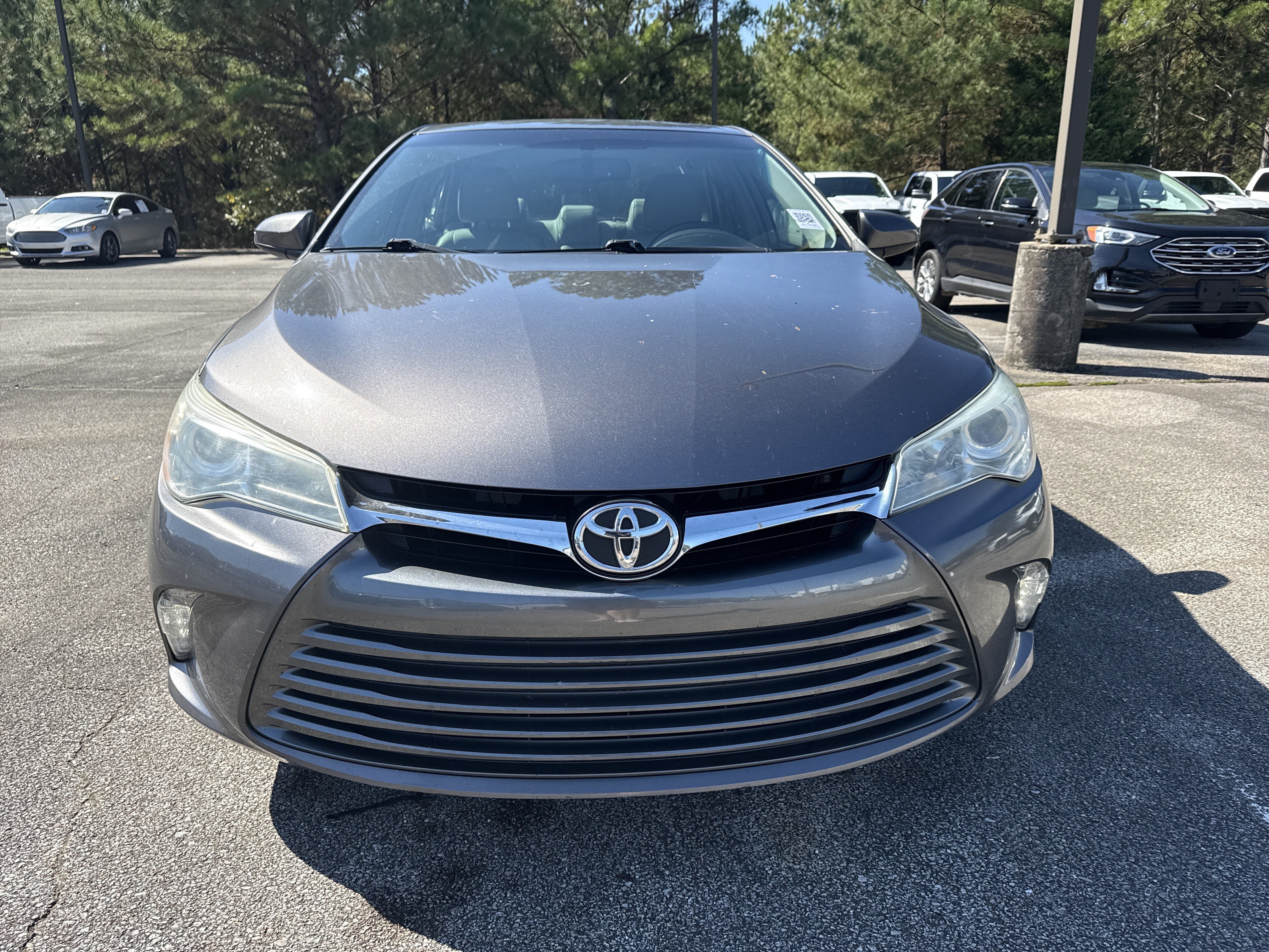 Used 2017 Toyota Camry XLE w/ Moonroof Package FWD image 3