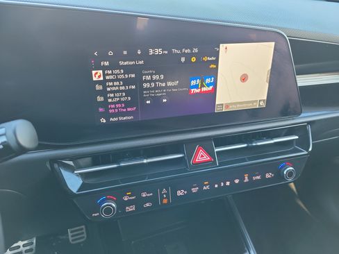 Used 2024 Kia Niro Wave w/ Wave Preserve Package image 25