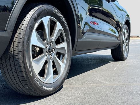Used 2024 Ford Escape Platinum AWD/4WD image 15