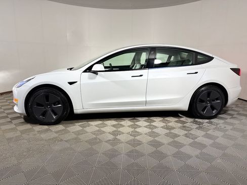 Used 2022 Tesla Model 3 Long Range AWD/4WD image 3