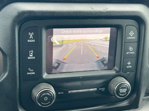 Used 2021 Jeep Gladiator Sport AWD/4WD image 19