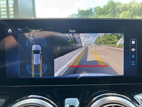 Used 2025 Mercedes-Benz GLA 250 4MATIC image 33