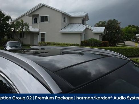 Used 2023 Hyundai Santa Fe SEL w/ Premium Package AWD/4WD image 3