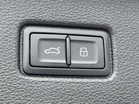 Certified 2025 Audi Q7 3.0T Premium w/ Convenience Package image 19