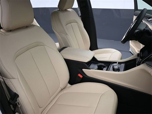 Used 2025 Jeep Grand Cherokee L Limited w/ Luxury Tech Group II image 28