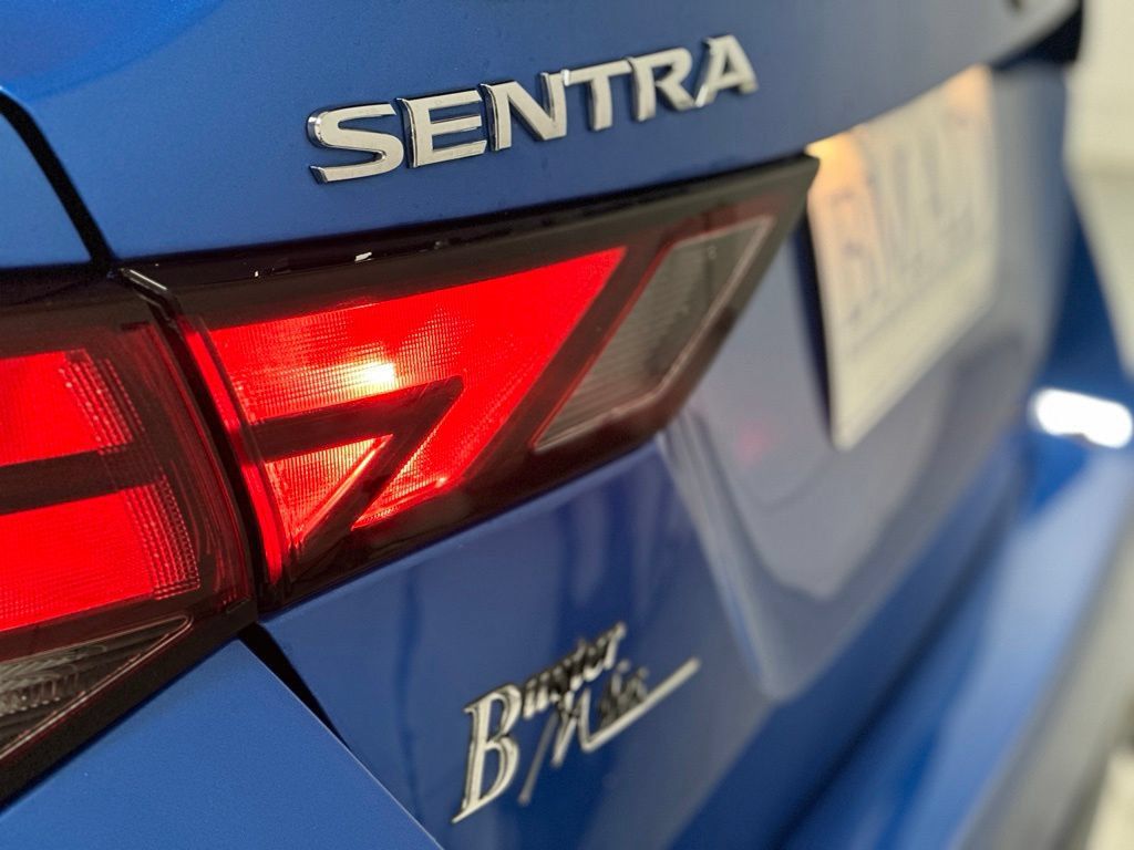 Used 2025 Nissan Sentra SR w/ SR Premium Package FWD image 22