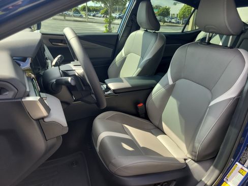 Used 2025 Toyota Camry SE w/ Convenience Package FWD image 19