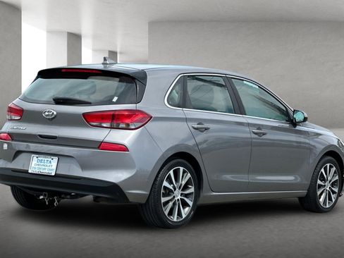 Used 2020 Hyundai Elantra GT FWD image 4