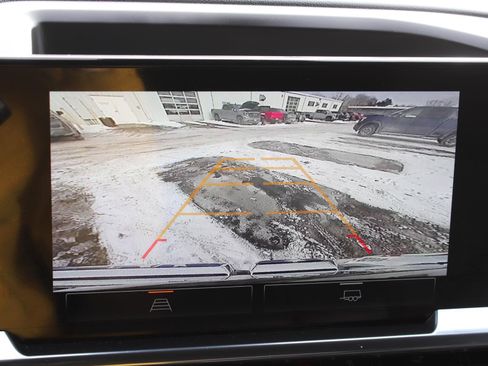 Used 2024 GMC Sierra 1500 Elevation image 12