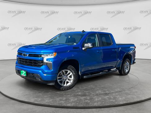 Used 2023 Chevrolet Silverado 1500 RST w/ Convenience Package II AWD/4WD image 3