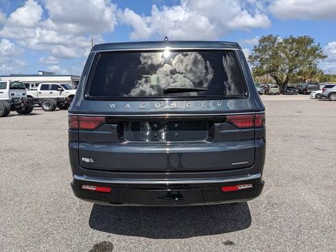 Used 2024 Jeep Wagoneer L Series II w/ Flexible Seating Group image 5