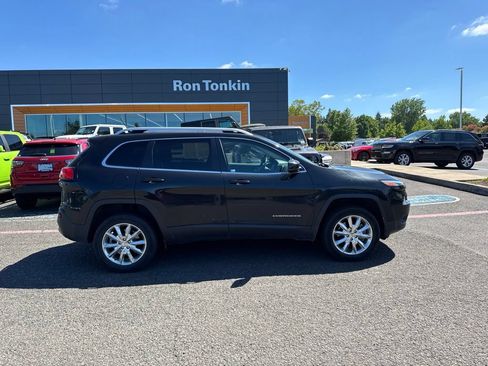 Used 2015 Jeep Cherokee Limited w/ Luxury Group AWD/4WD image 11