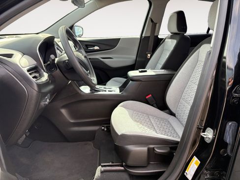 Used 2022 Chevrolet Equinox LS image 19