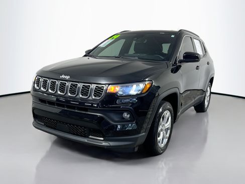 Used 2024 Jeep Compass Latitude AWD/4WD image 10