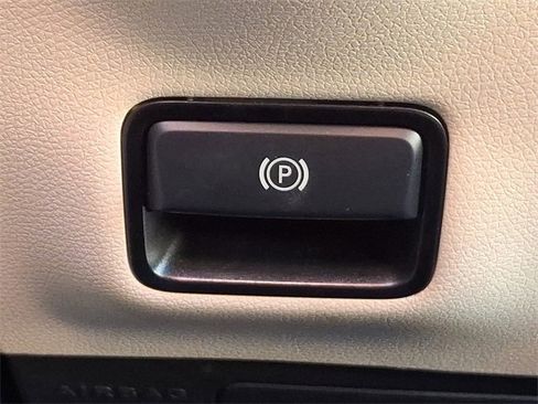 Used 2019 Mercedes-Benz GLA 250 4MATIC image 23