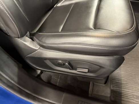 Used 2022 Ford Explorer XLT AWD/4WD image 17
