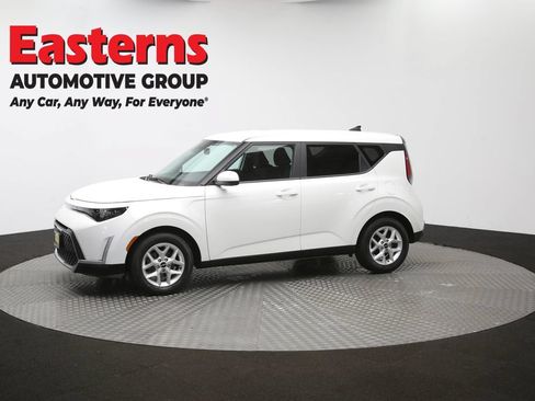 Used 2023 Kia Soul LX w/ Option Group 015 FWD image 59