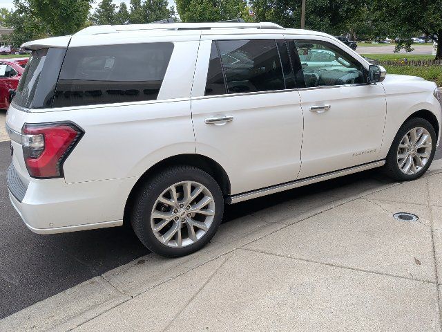 Used 2019 Ford Expedition Platinum AWD/4WD image 3