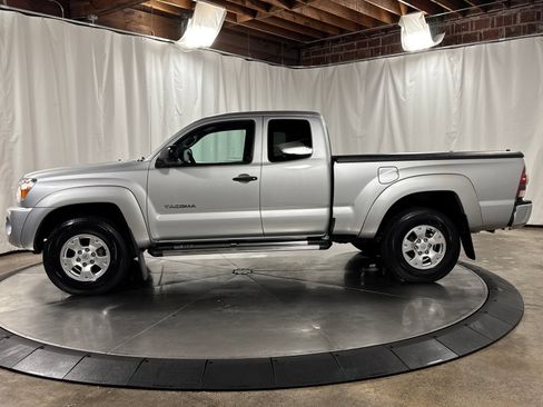 Used 2010 Toyota Tacoma PreRunner RWD image 8
